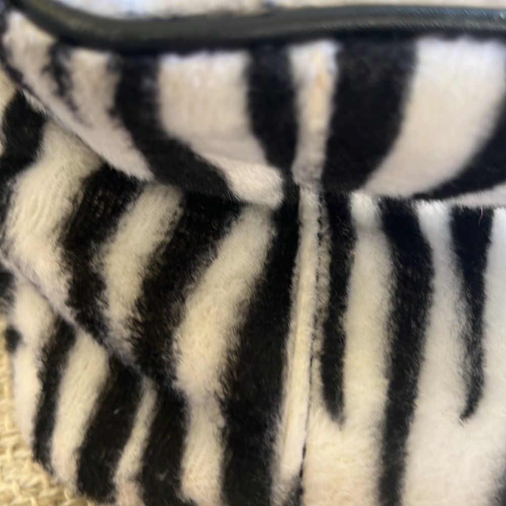 Zebra hello kitty purse - Picture 12 of 15